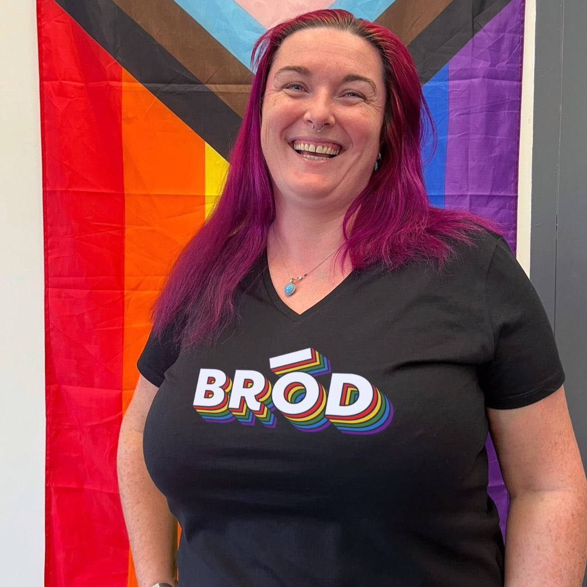 Bród - V Neck T-Shirt