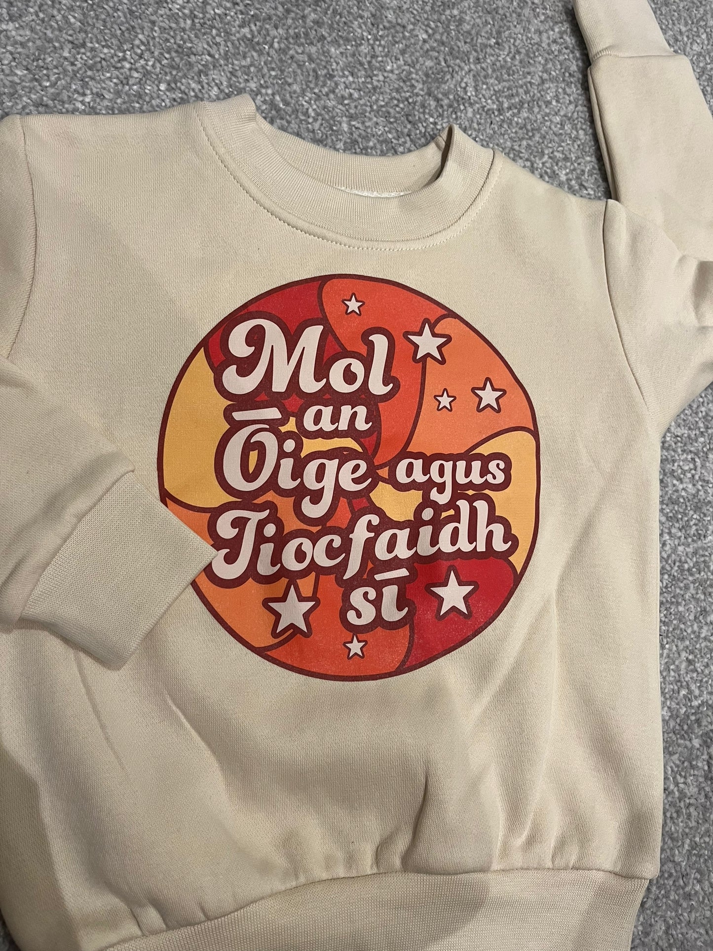 Mol An Óige Sweater