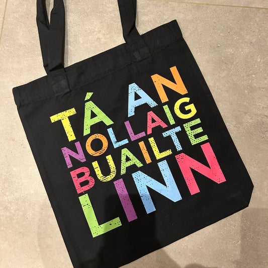 Nollaig Buailte Linn Tote